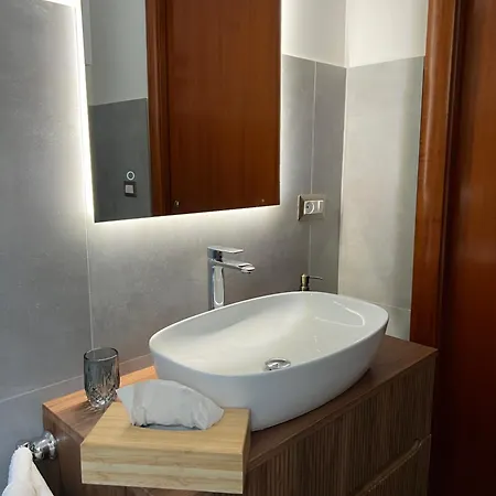 公寓 Ninetta A Toledo 那不勒斯